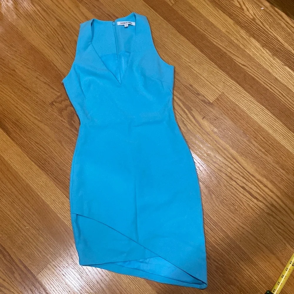 New Elizabeth and James Rosa Asymmetrical blue dress - Picture 3 of 10